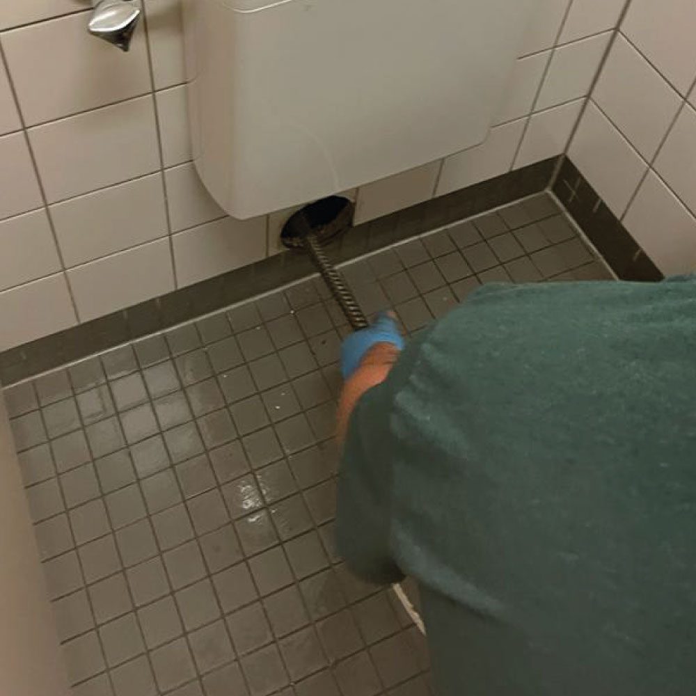 Wartungsarbeiten Kanalverstopfung